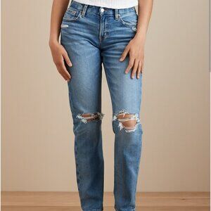 American Eagle Ripped Curvy Straight Leg Jeans